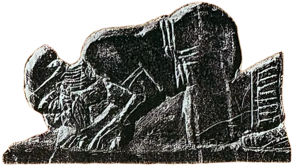 Foto eines dunklen Steinreliefs: Eine Gestalt liegt tief vornübergebeugt auf dem Boden, das Gesicht nach unten; rechts ein Stück eines Gewandes mit Fransen.