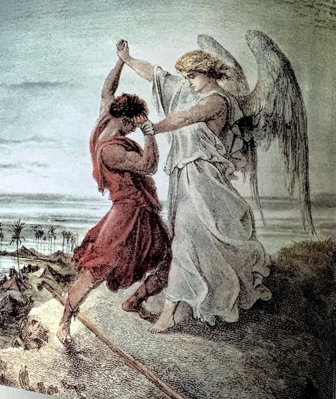 Farbige Illustration: Auf einem Hügel über einer weiten Landschaft mit Palmen ringt ein Mann in rotem Gewand mit einem Engel in weißem Gewand und großen Flügeln; der Engel hält ihn an den erhobenen Armen.